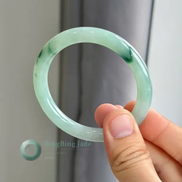 Floating Emerald Blossoms on Jelly Jadeite Bangle 58.5mm