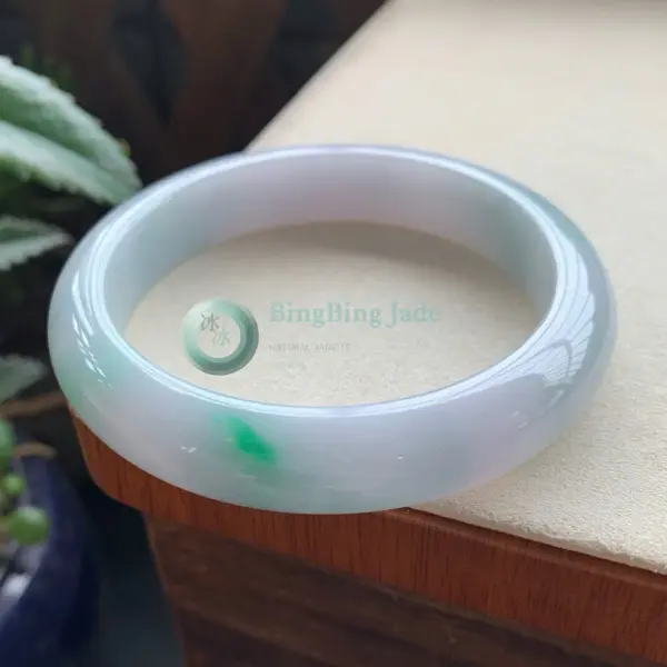 White Lavender with Emerald Kiss Bangle 59.8mm