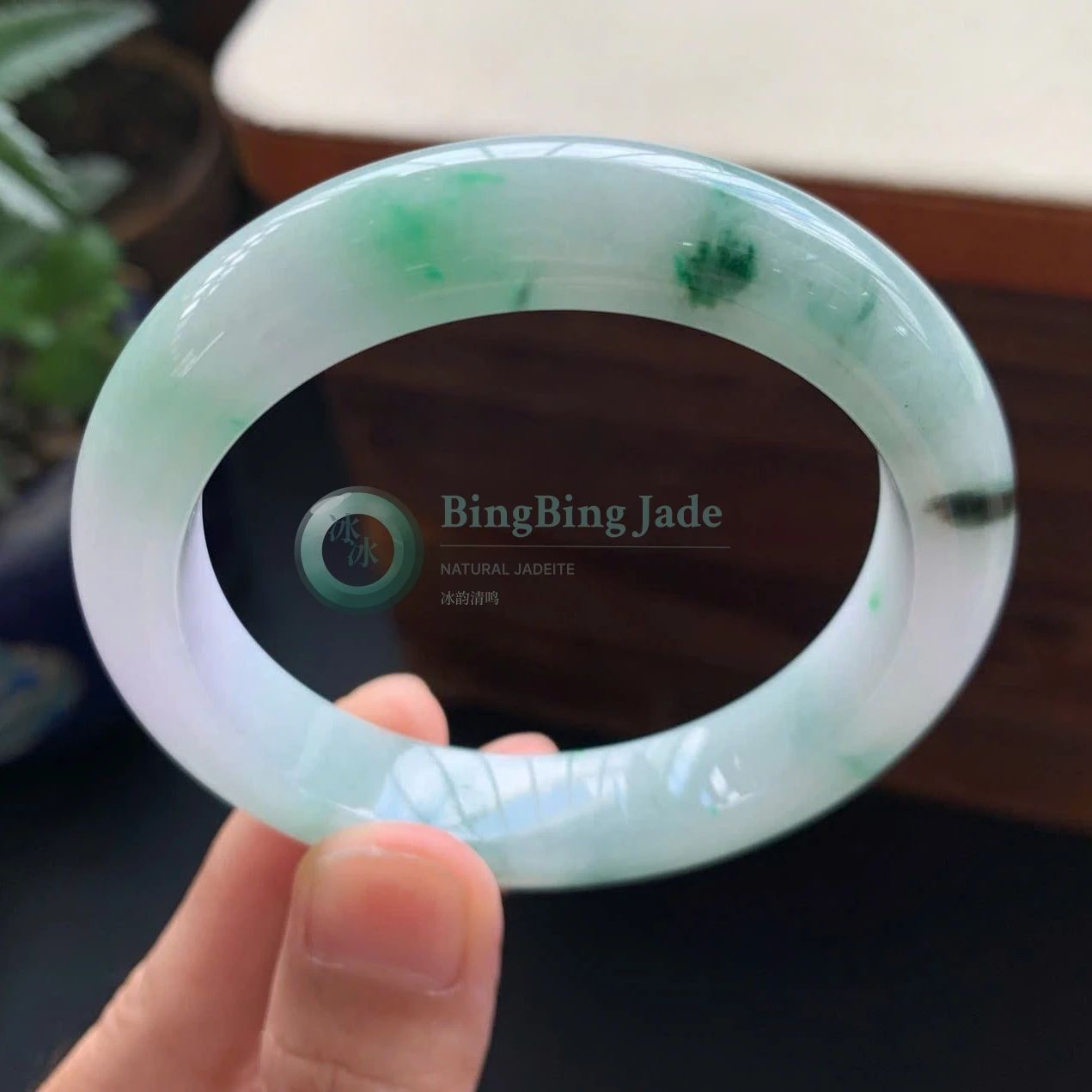 Lavender Mist with Emerald Blooms Bangle 54mm