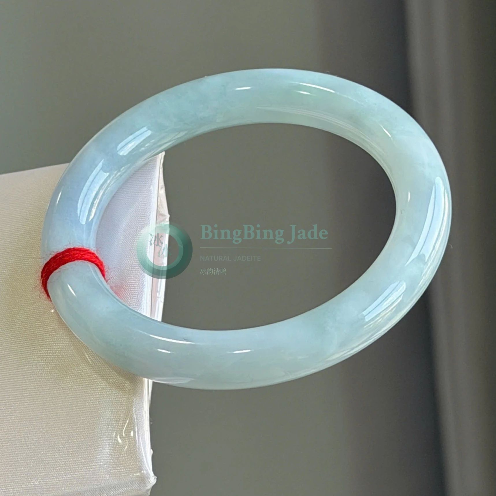 Bluish-Green Aqua Sky Cloud-Bloom Jadeite Round Bangle 51.8mm