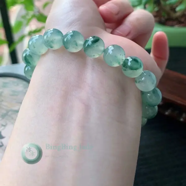 Piaohua Garden with Ethereal Glow Jadeite Bead Bracelet 10mm