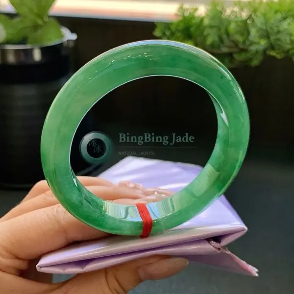 Vivid Imperial Green Round Bangle 54.8mm — Full Saturation, Luminous Depth