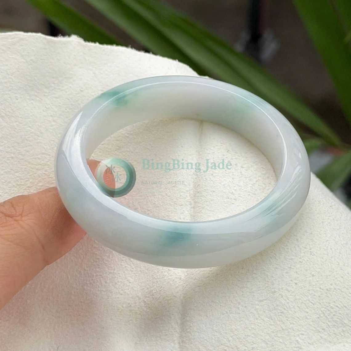 White with Floating Blue-Green Blossoms Bangle 54mm