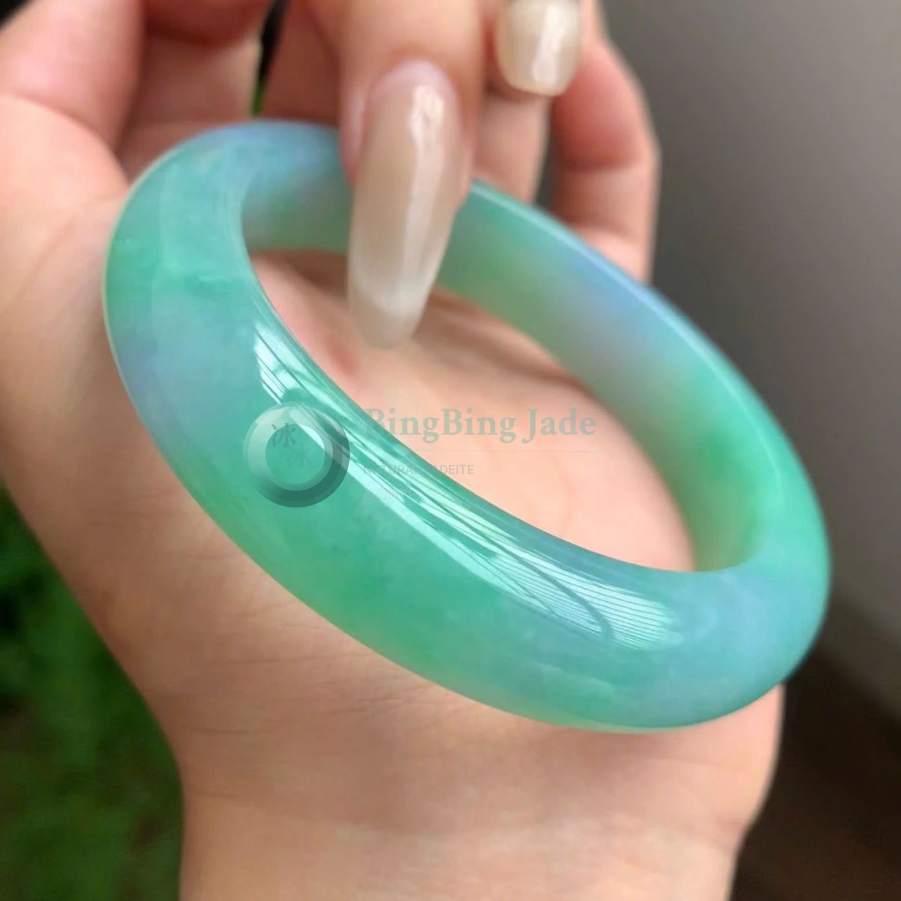 Mint-Green Floating Color Jadeite Bangle 52.5mm