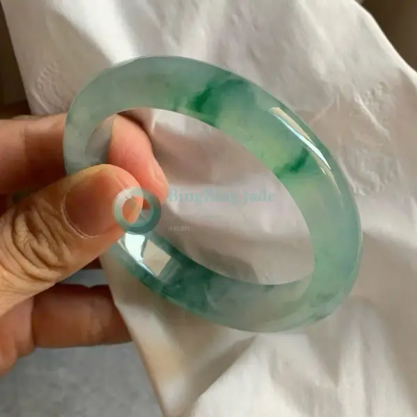 Icy Translucent Bangle with Floating Emerald Veins 52mm