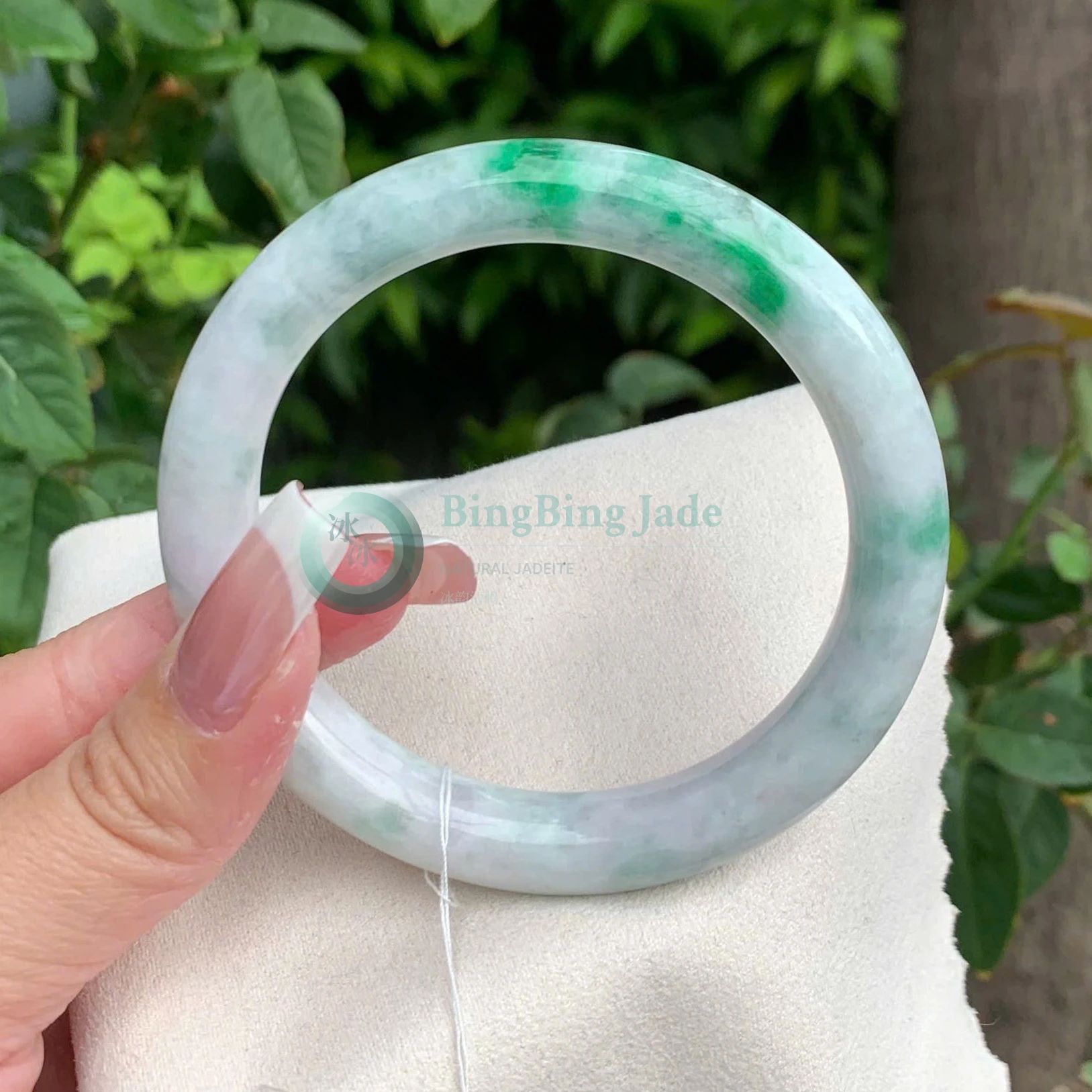 Lavender Mist with Emerald Bloom Jadeite Bangle 58mm