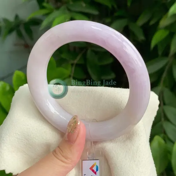 Lilac Mist Round Bangle 58mm — Soft Lavender Glow