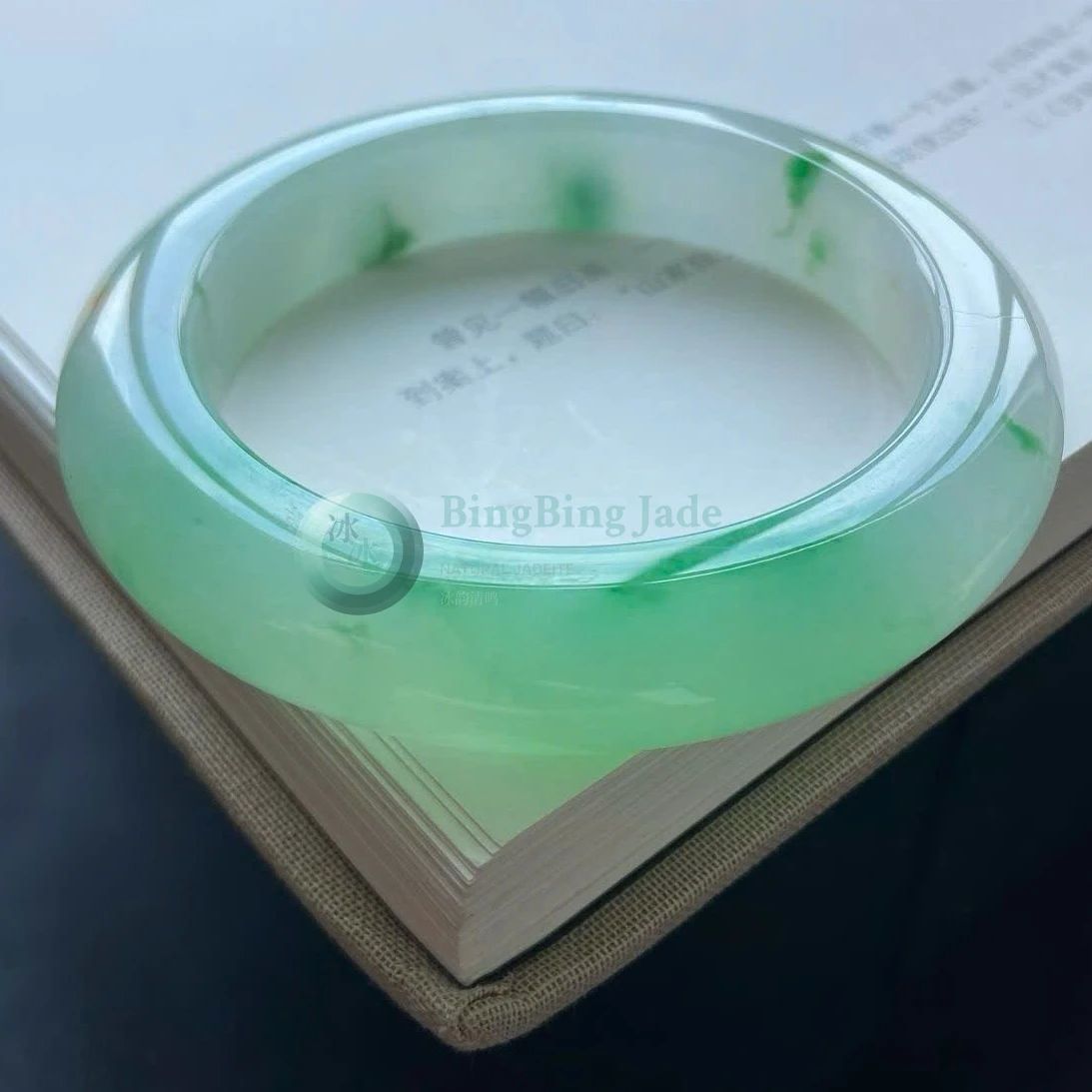 Spring Water Bangle with Vivid Emerald Blooms 54.5mm