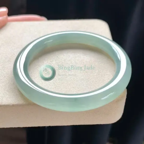 Icy Celadon Glow Round Bangle 49.8mm
