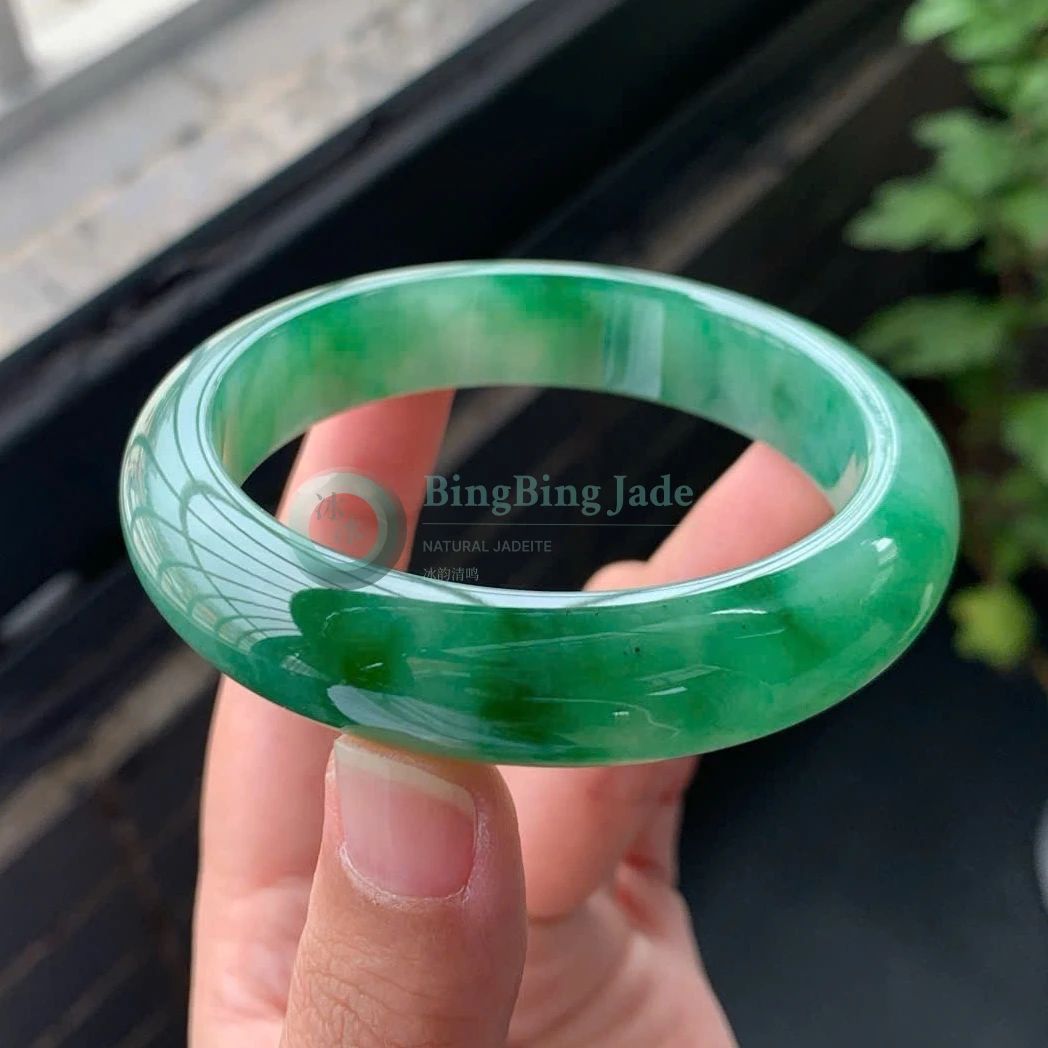 Vivid Emerald Bangle 55mm — Lush Green with Silken Translucency