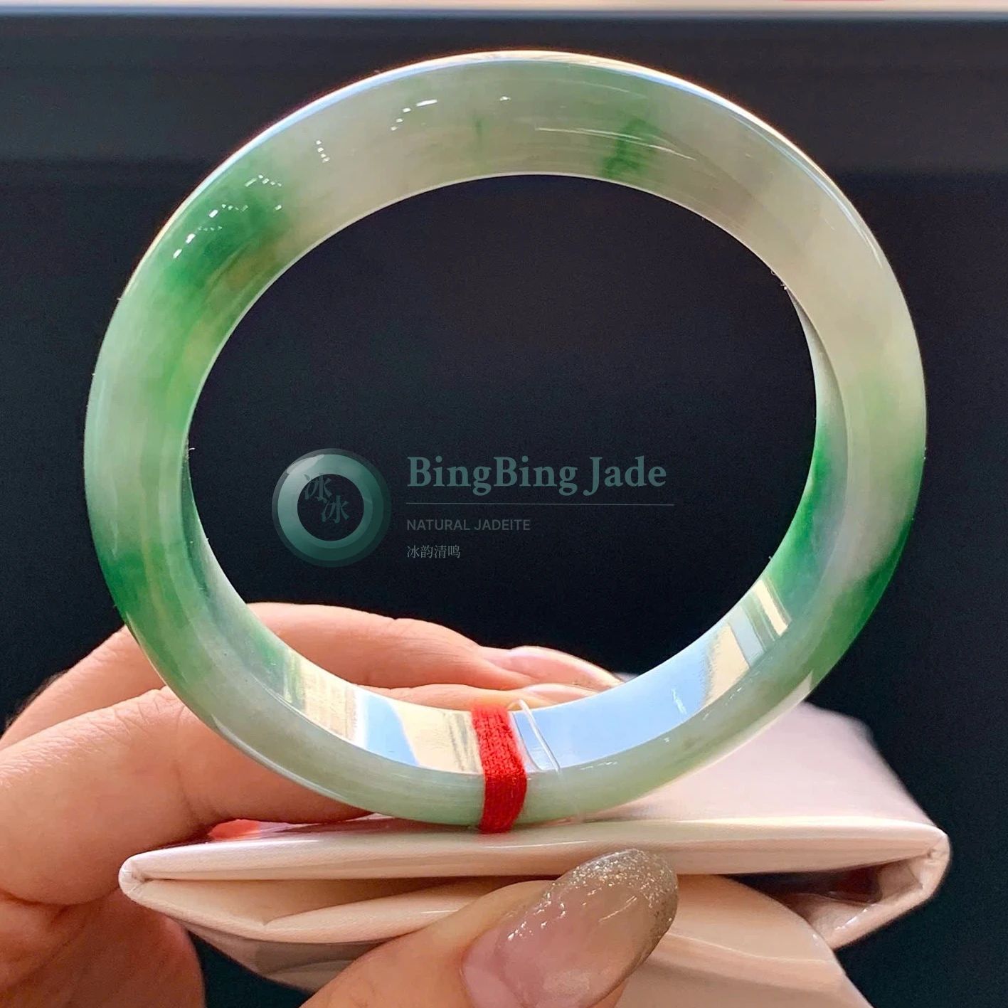 Pale Celadon with Vivid Emerald Drift Bangle 57mm