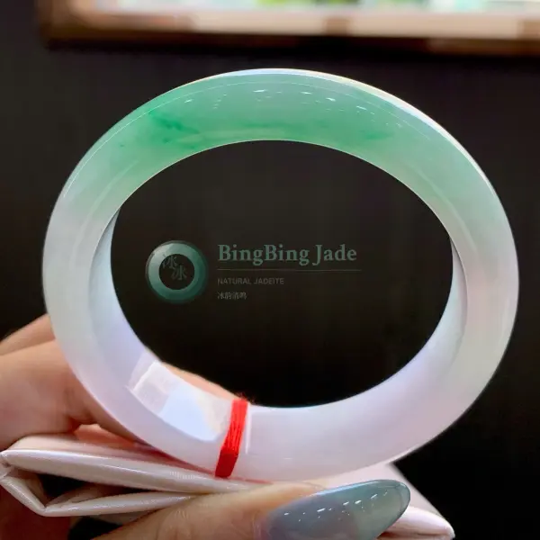 Pale Lavender-to-Emerald Drift Bangle 55mm