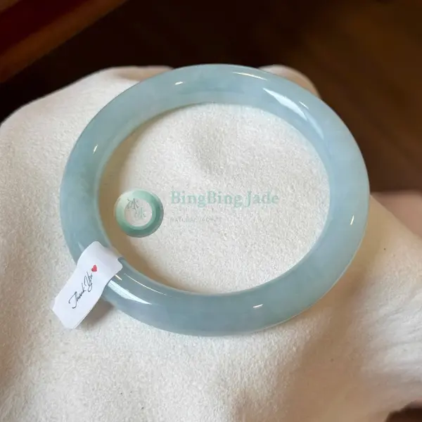 Pale Blue Glutinous-to-Icy Round Bangle 54.6mm