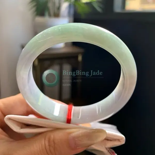 Soft Spring Lavender-to-Celadon Round Bangle 56mm