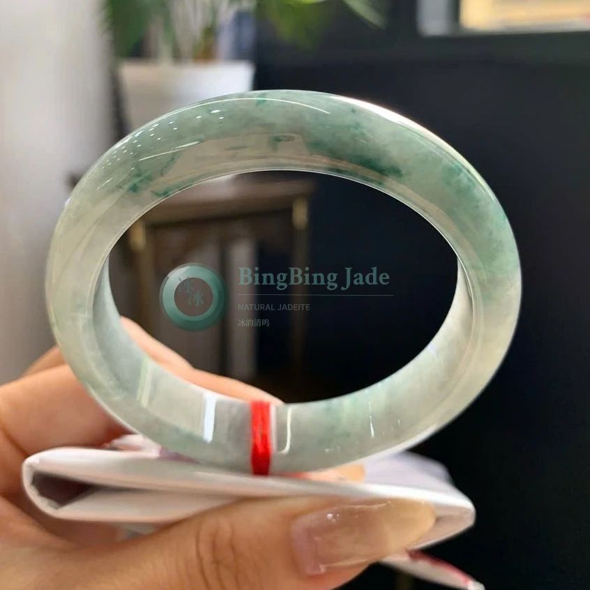 Soft Jelly Glow with Drifting Emerald Wisps — Bangle 56mm