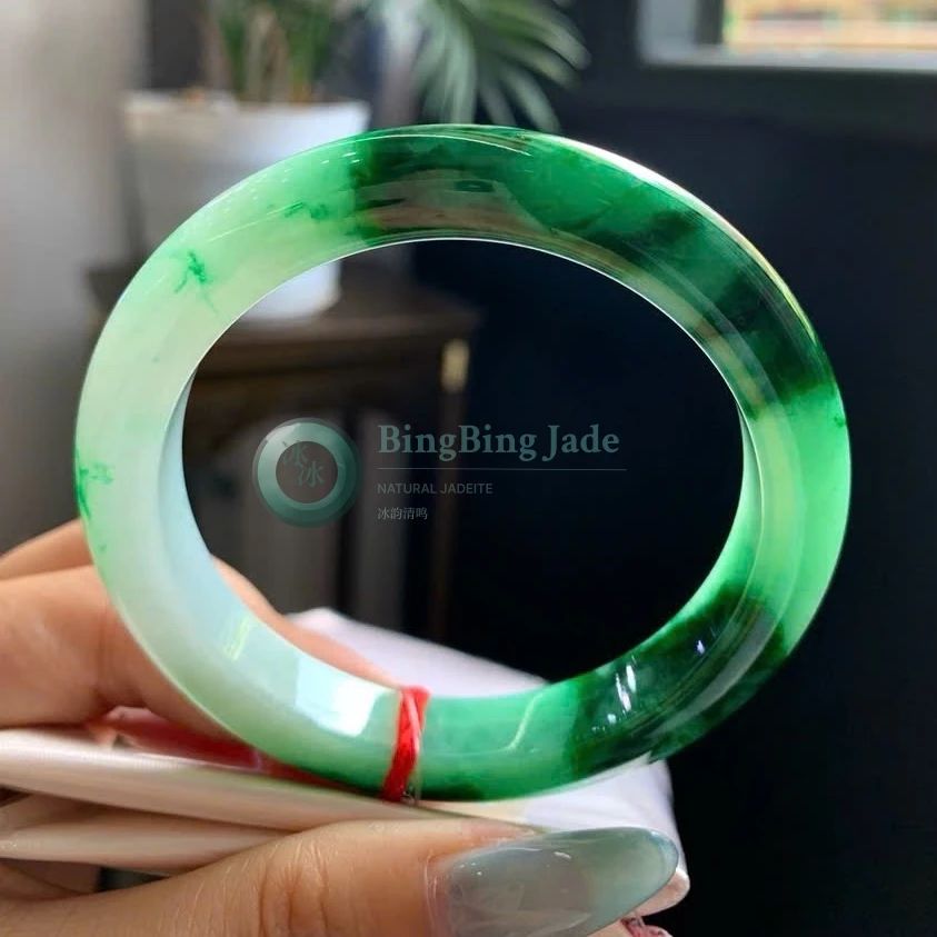 Emerald Drift on Pale — Jadeite Bangle 56mm