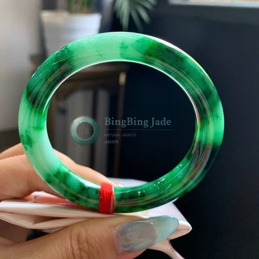 Vivid Emerald Saturation with Forest Depth — Round Bangle 53mm