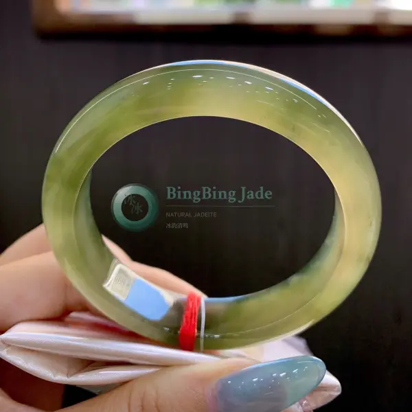 Honey-Green Jelly Glow Bangle 51.8mm