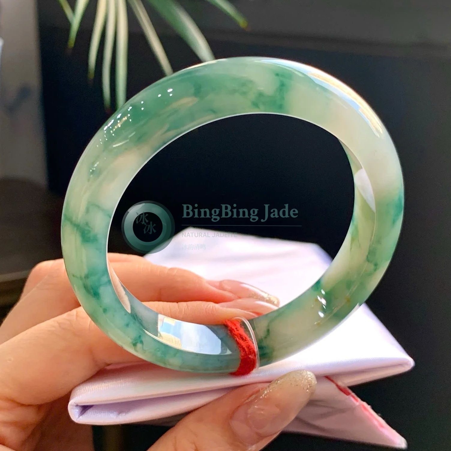 Spring Mist with Emerald Blooms Bangle 54.6mm