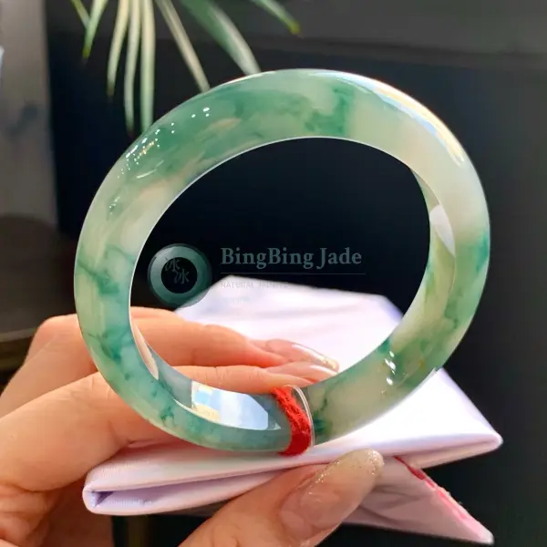 Spring Mist with Emerald Blooms Bangle 54.6mm