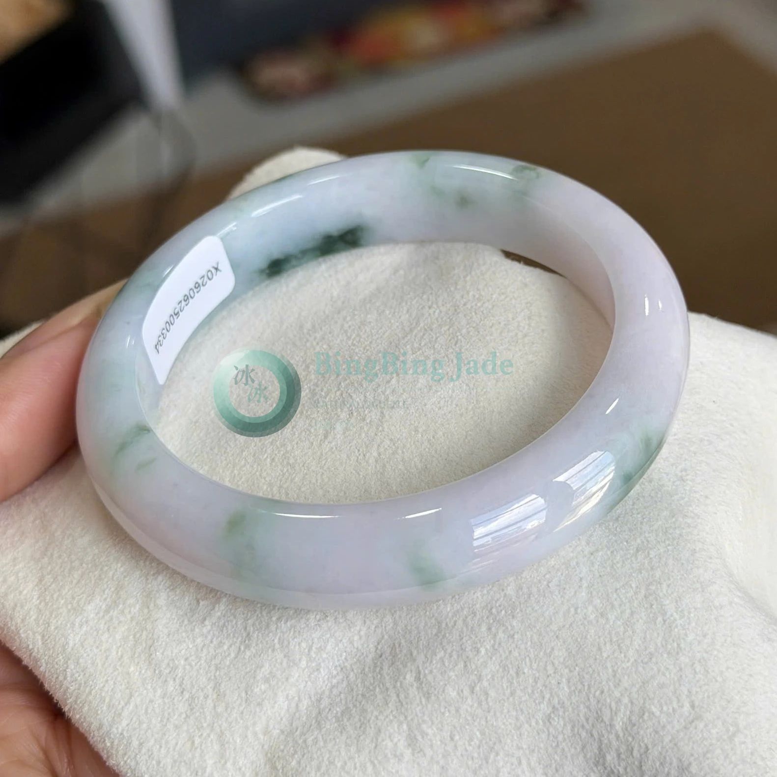 Lavender-Pink Bloom with Floating Green — Round Bangle 57mm