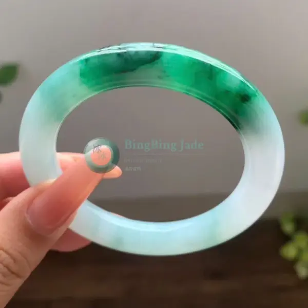 White with Vivid Emerald Splash Bangle 52.5mm
