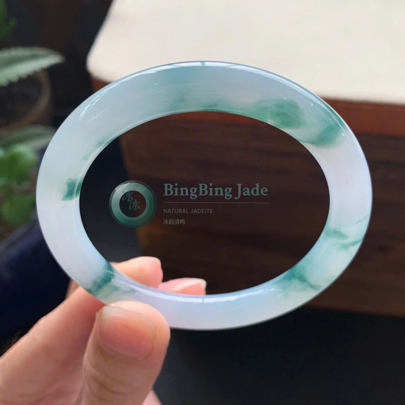Icy Glutinous Bloom — Floating Blue-Green Florals on Glacial Jadeite Bangle 53.6mm