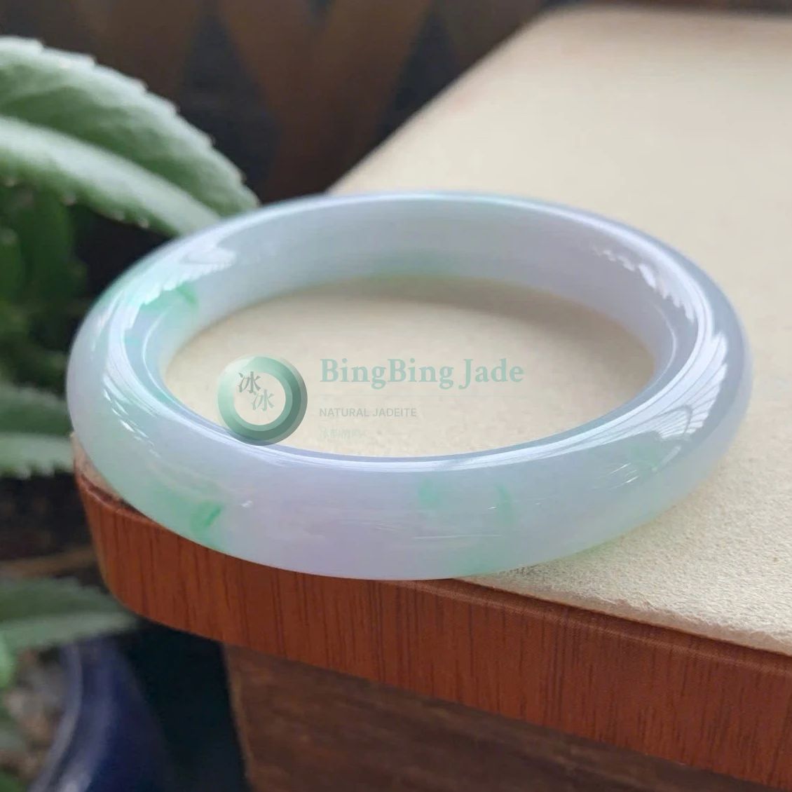 Faint Lavender with Floating Emerald Flecks Bangle 52.8mm