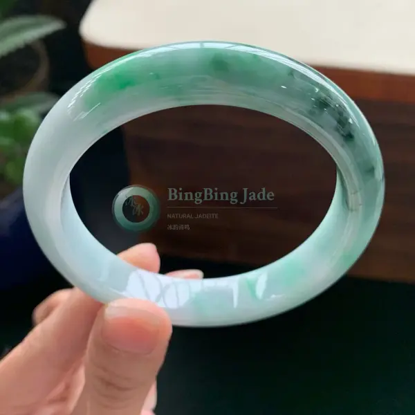 White with Floating Emerald Patches Bangle 60mm