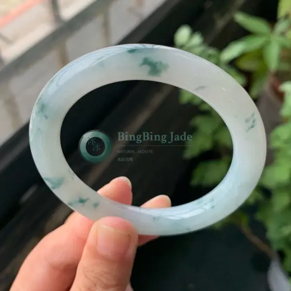 White Floating Emerald Blooms Bangle 52mm