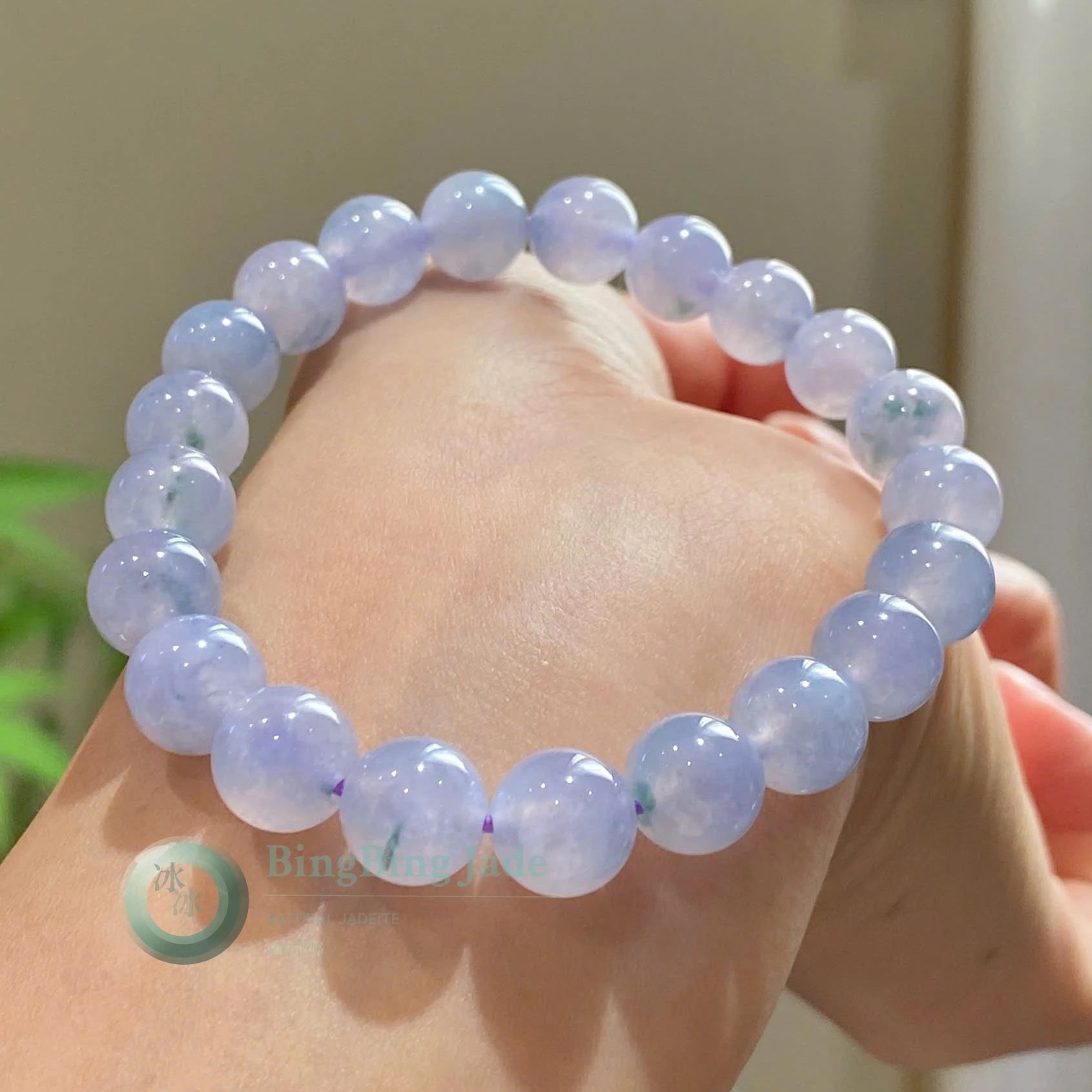 Icy Lavender Bloom Beaded Jadeite Bracelet — Soft Violet Translucency with Floating Green Wisps