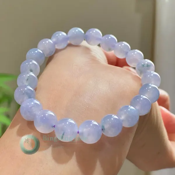 Icy Lavender Bloom Beaded Jadeite Bracelet — Soft Violet Translucency with Floating Green Wisps
