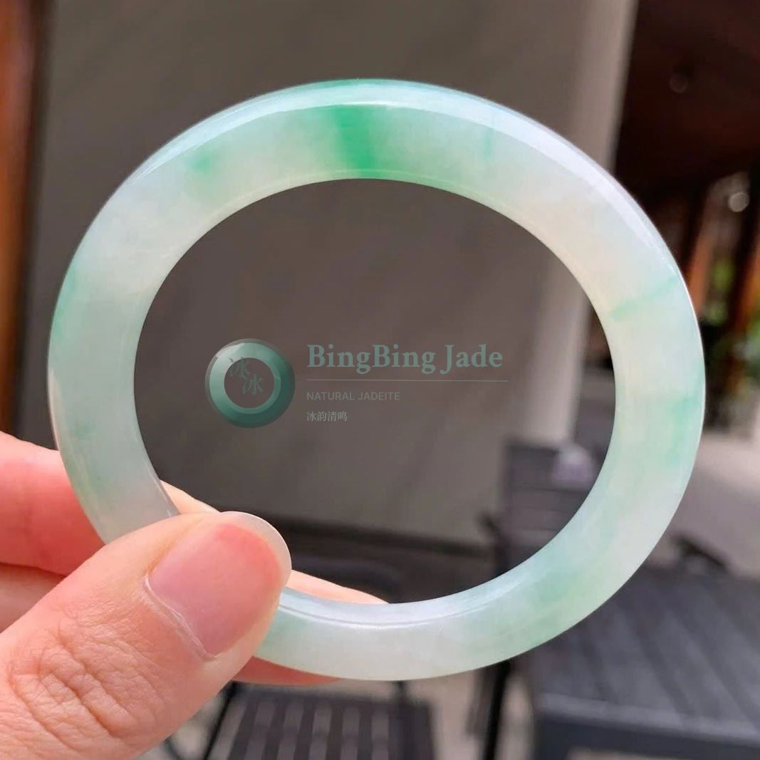 Icy Glutinous White with Floating Emerald Patches Bangle 54mm