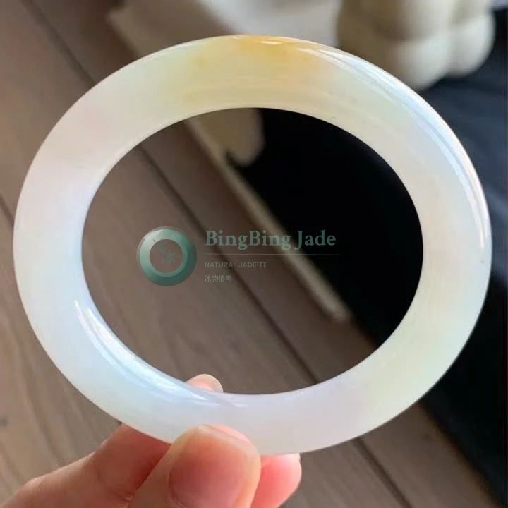 Honey-Kissed Moonstone Glow Round Bangle 53.5mm