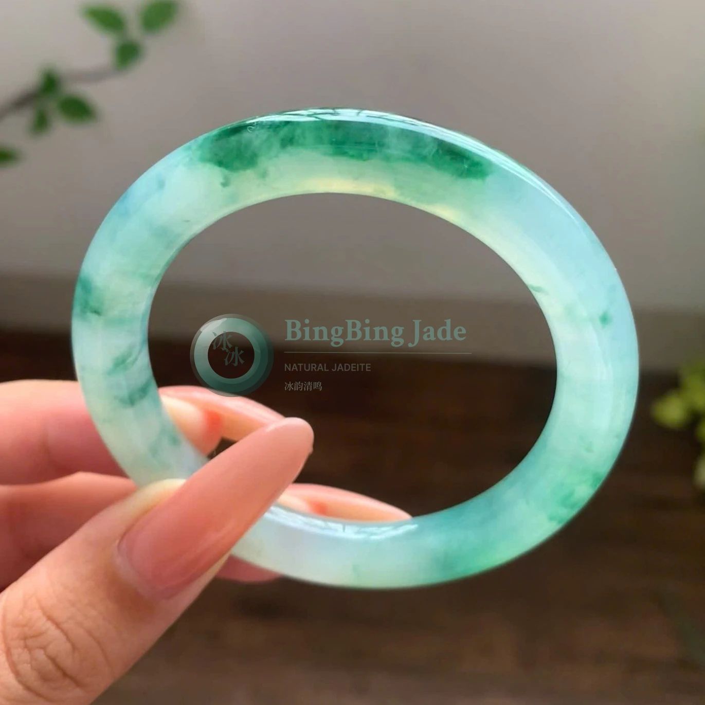 Icy Floating Emerald Blossom Bangle 52mm