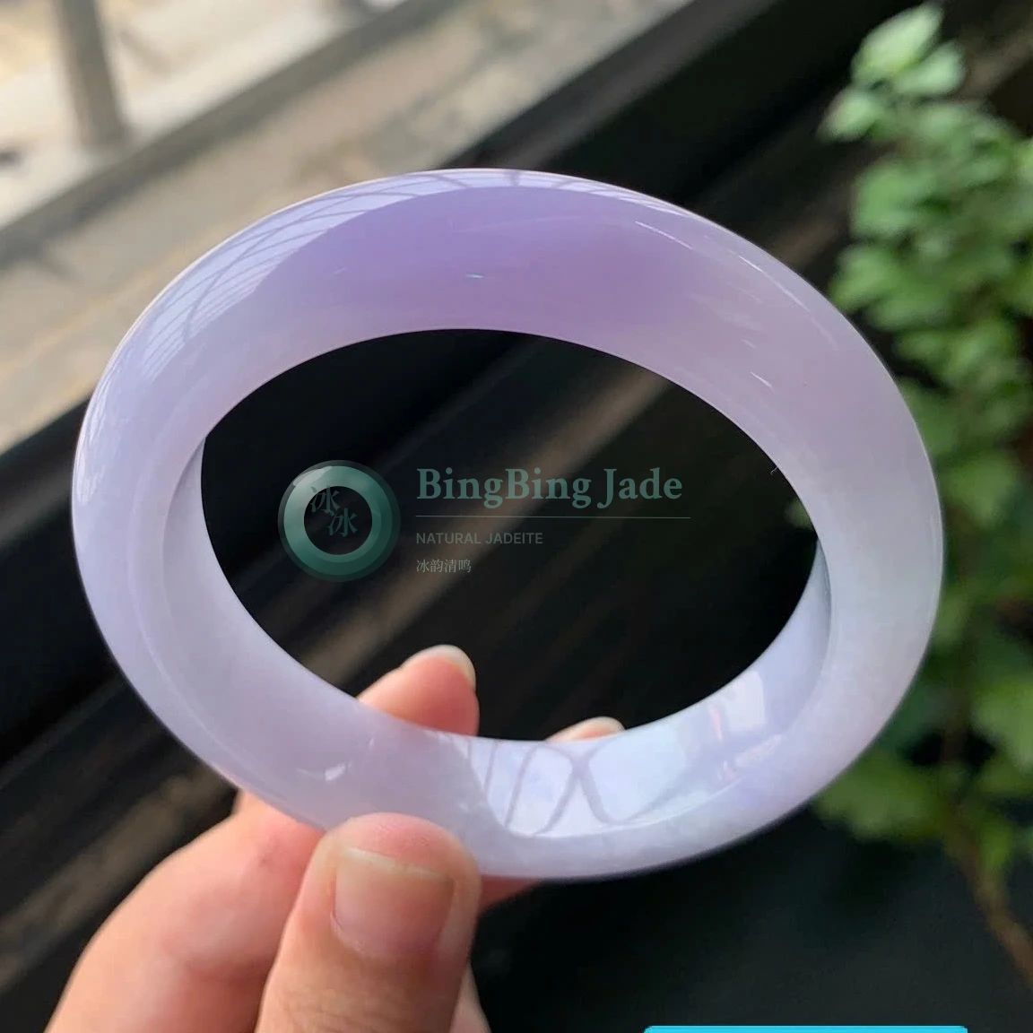 White-Lavender Vibrant Glow Bangle 54mm