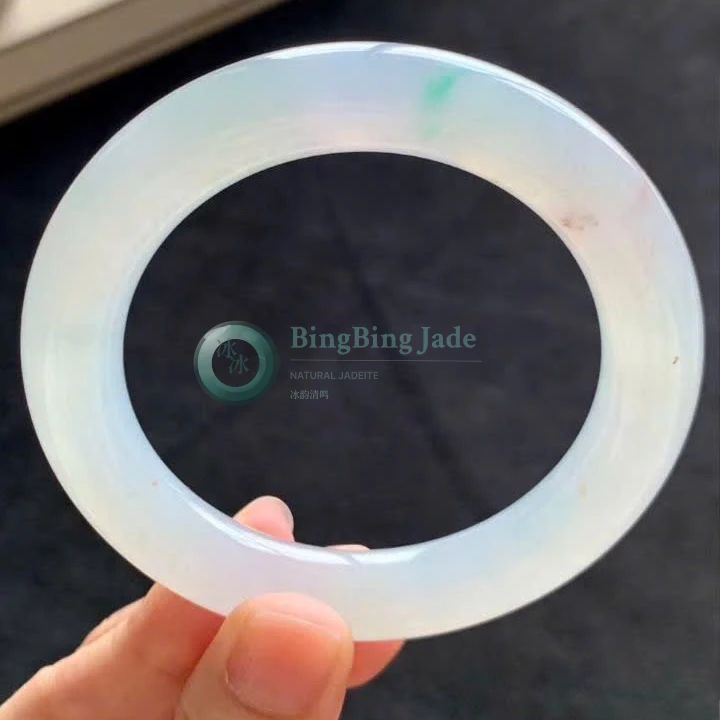 Soft Luminous Frost with Spring Green Kiss — Round Bar Bangle 52.7mm