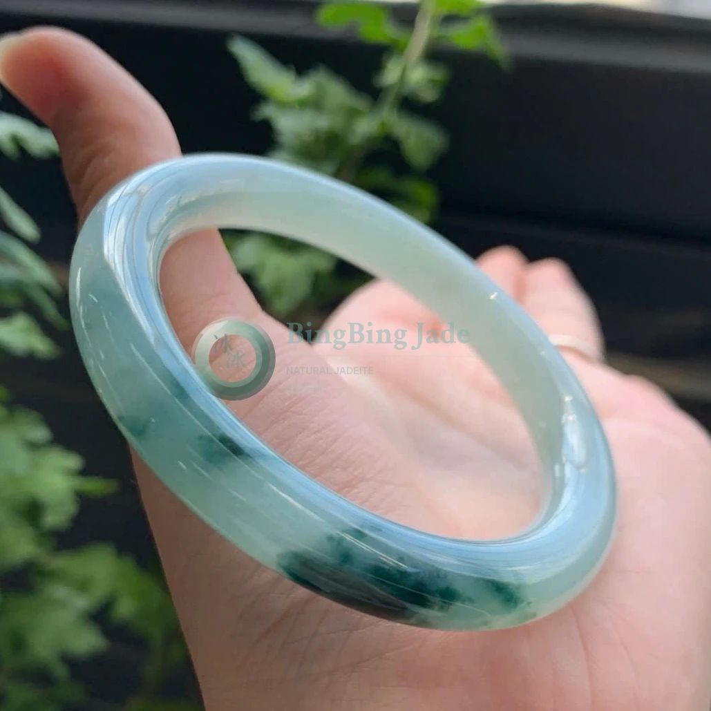 Icy Floating Emerald Jadeite Bangle 52.9mm