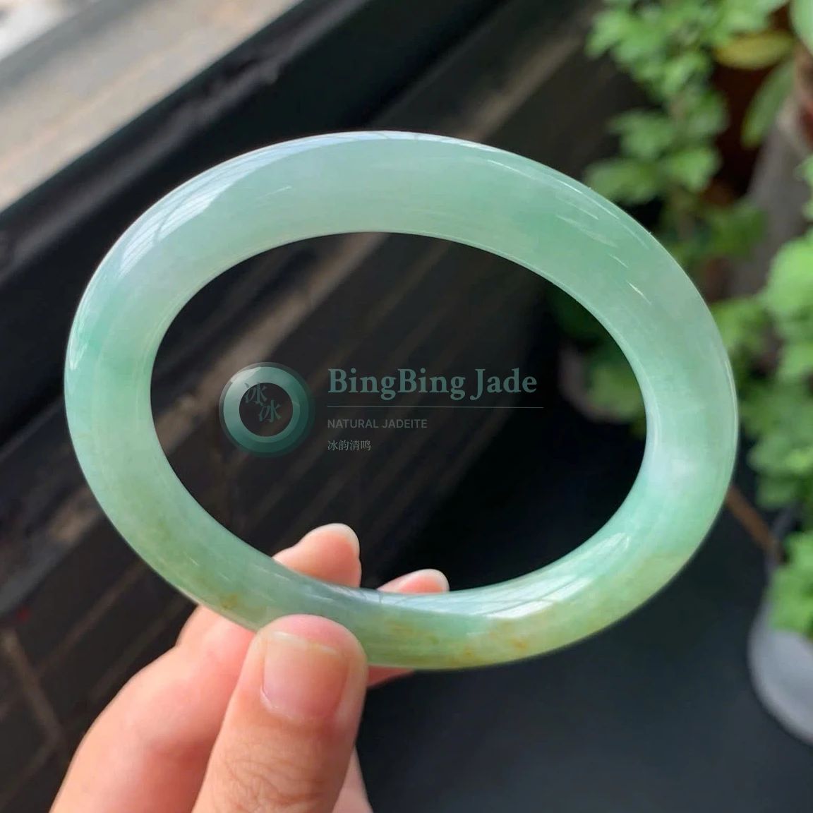 Icy Glutinous Seafoam Green Jadeite Bangle 58.6mm