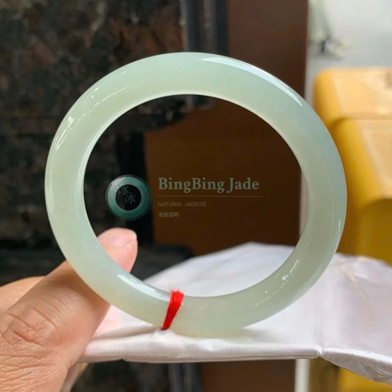 Icy Glutinous Pale Celadon Round Bar Bangle 52.8mm