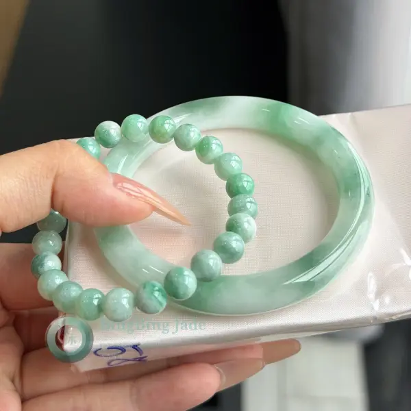 Spring Bloom Floating Green Jadeite Round Bangle 58.8mm