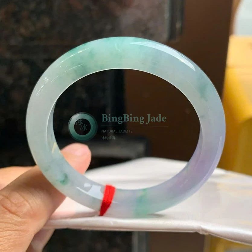 Spring Bloom Icy Glutinous Bangle 50.5mm — Lavender Undertone with Floating Green