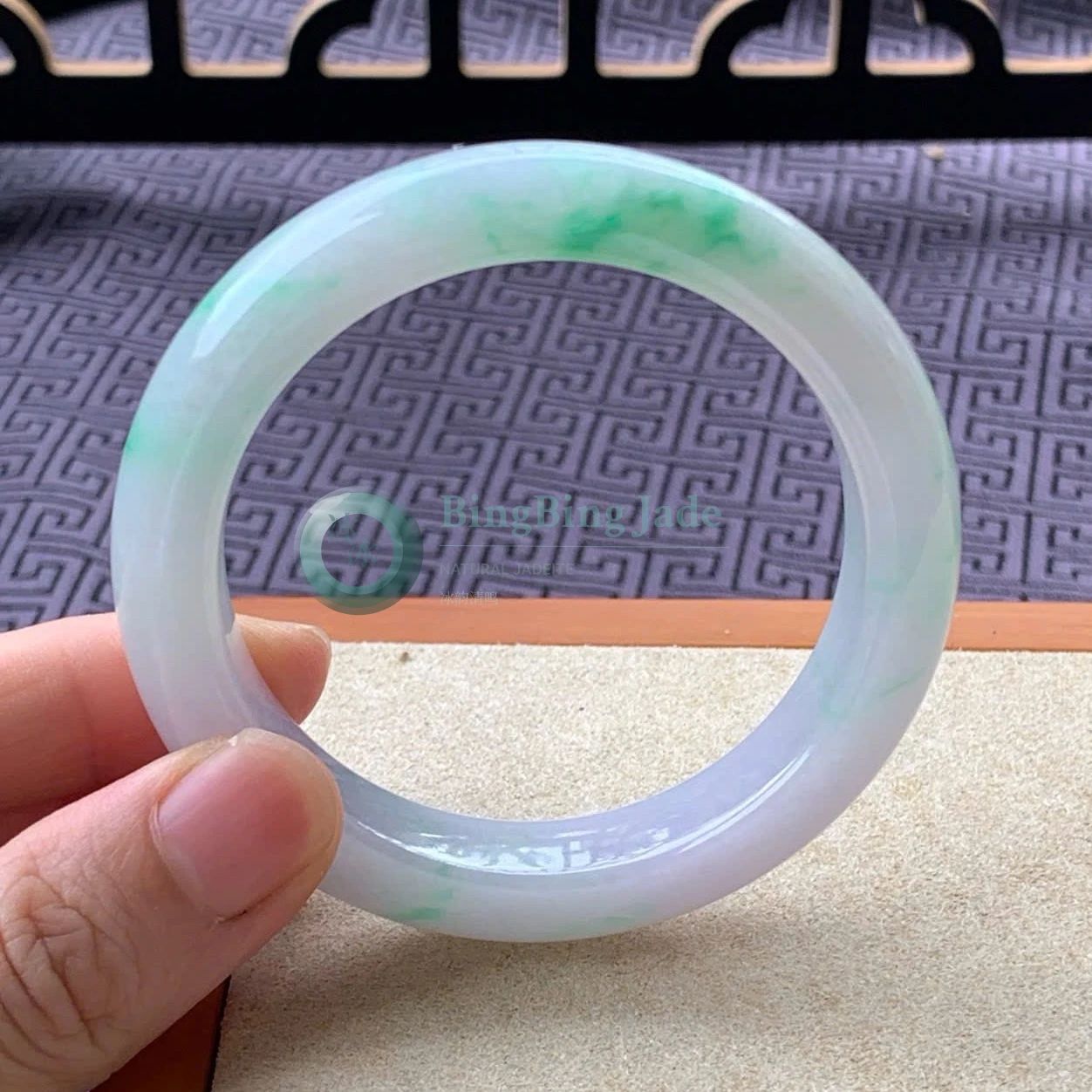 Spring Mist Lavender Undertone Bangle 52mm — Floating Green Bloom