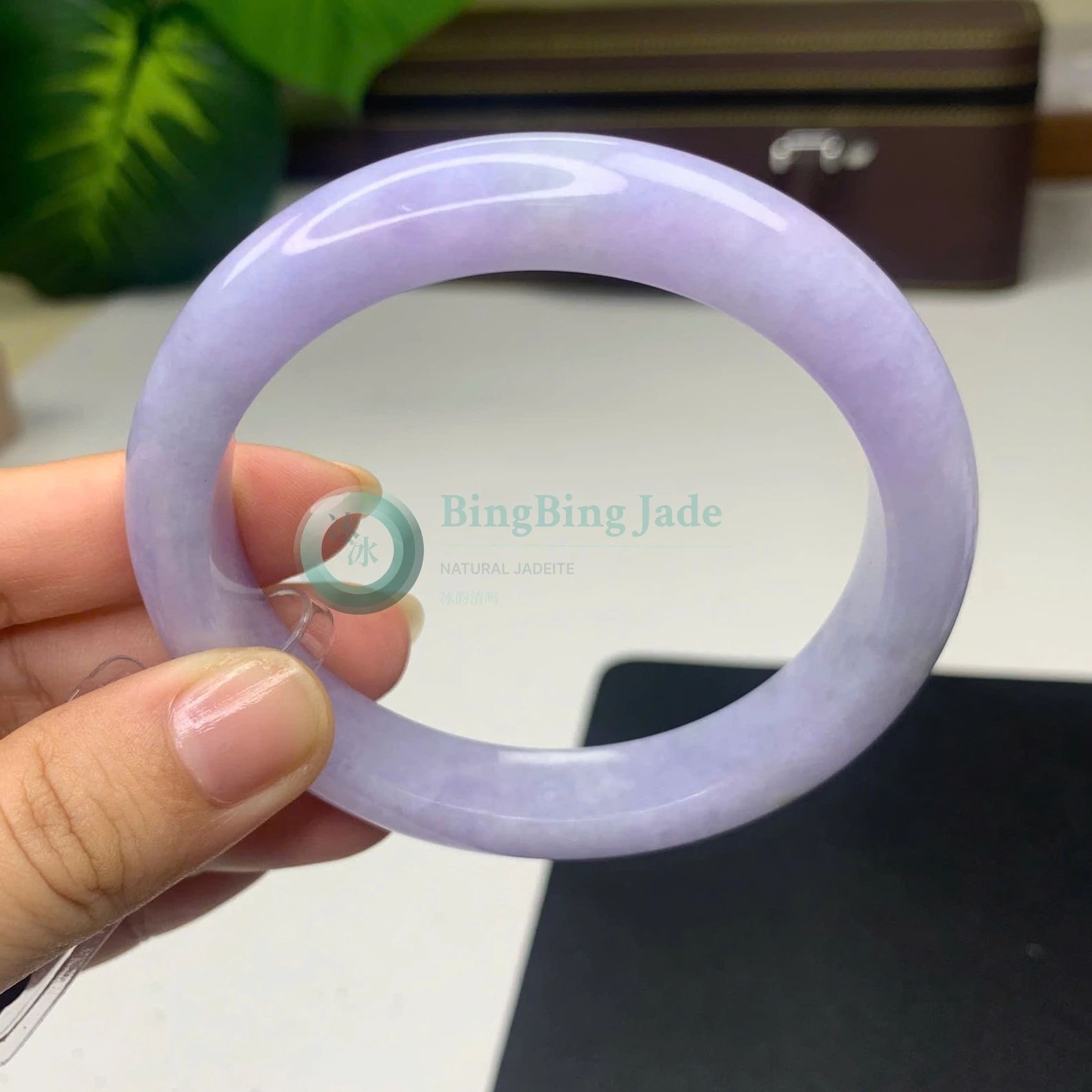 Full Lavender Round Bangle 60.8mm — Soft Violet Saturation with Gentle Cloud Depth