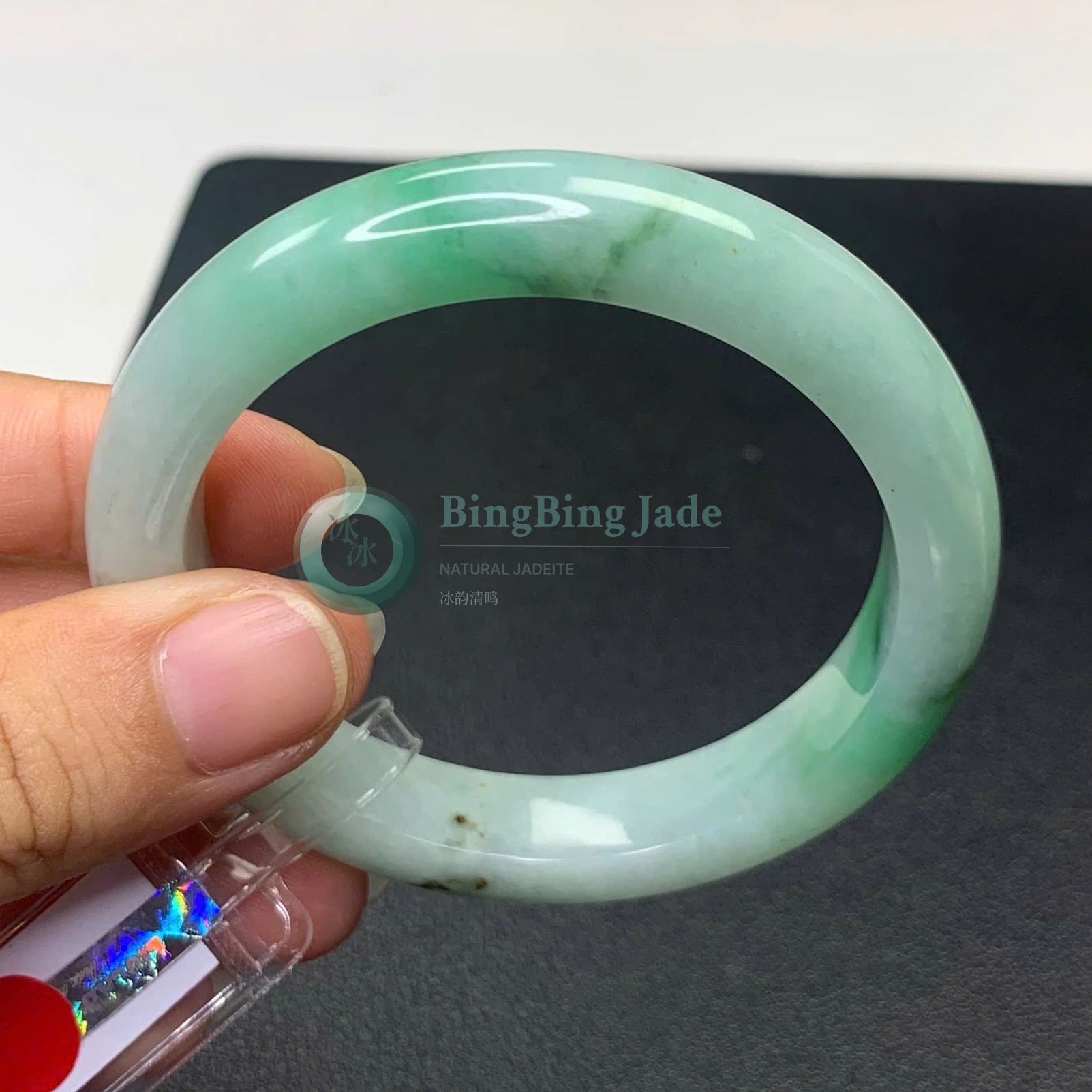 Spring Meadow Floating Green Round Bangle 54mm