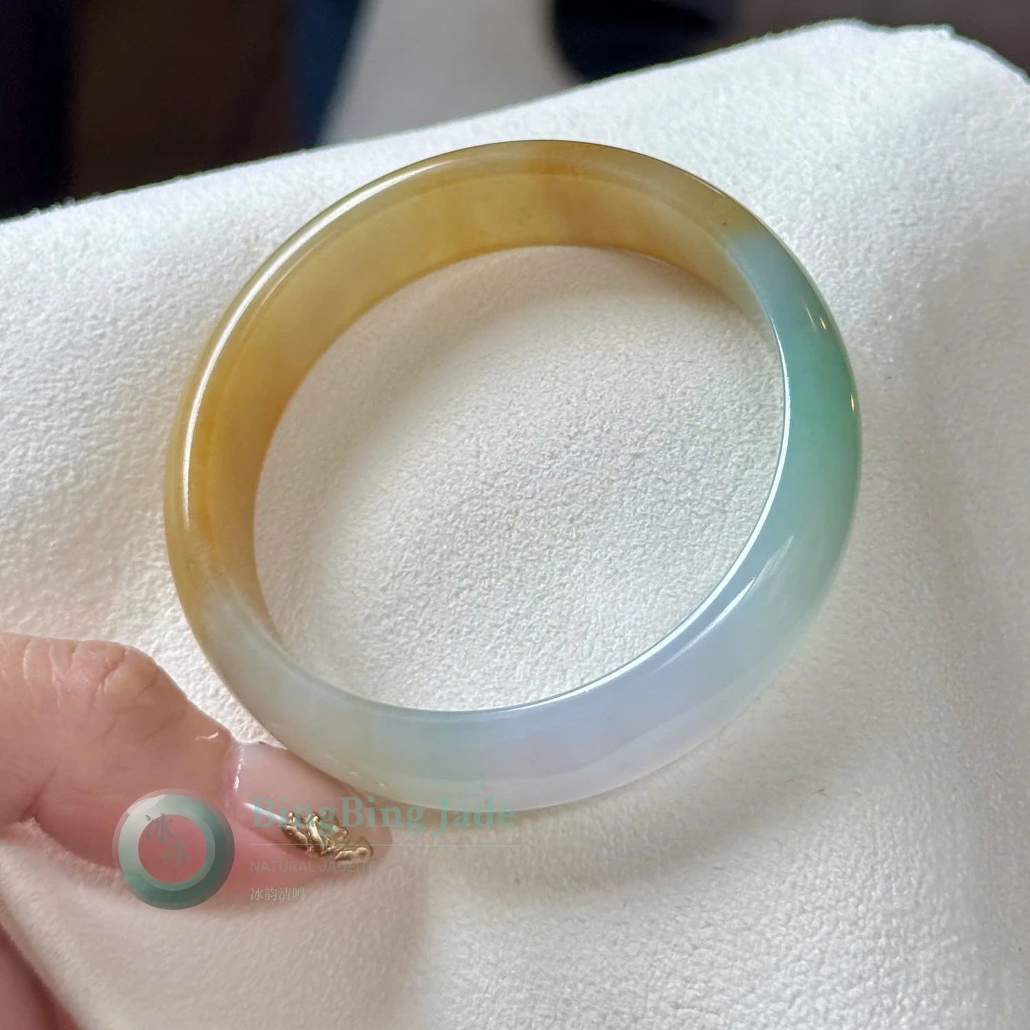 Icy Glutinous Tri-Color Bangle 55.5mm — Honey Gold, Spring Green & Soft Lavender Undertone