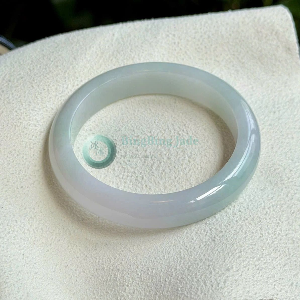 Moonlight Undertone Bangle 54mm — Soft Jelly Glow with Spring Violet Blush