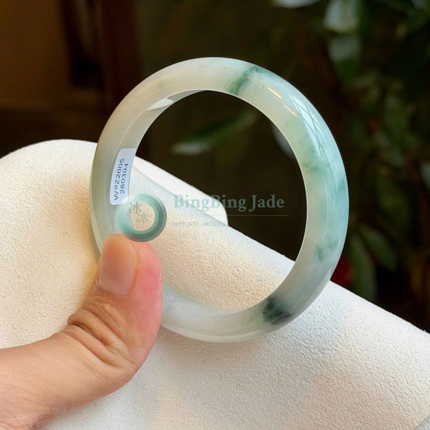 Glazed Jelly Bangle with Floating Green Blooms — 59.8mm
