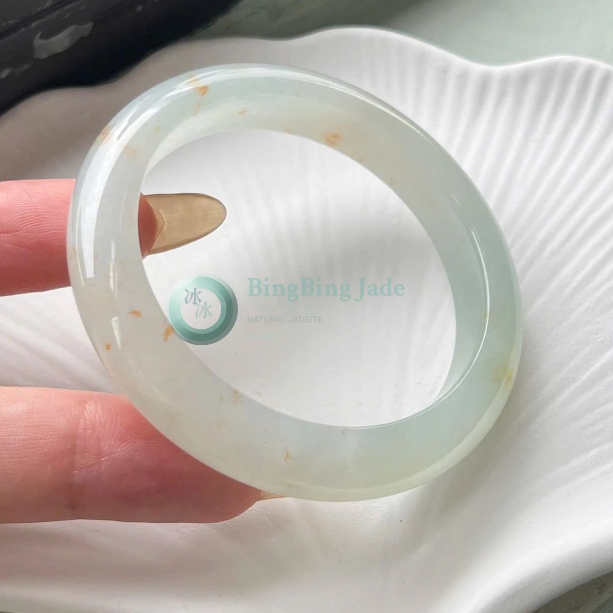 Icy Glutinous Pear-Toned Blanc Bangle 51mm — Golden Koi Kiss