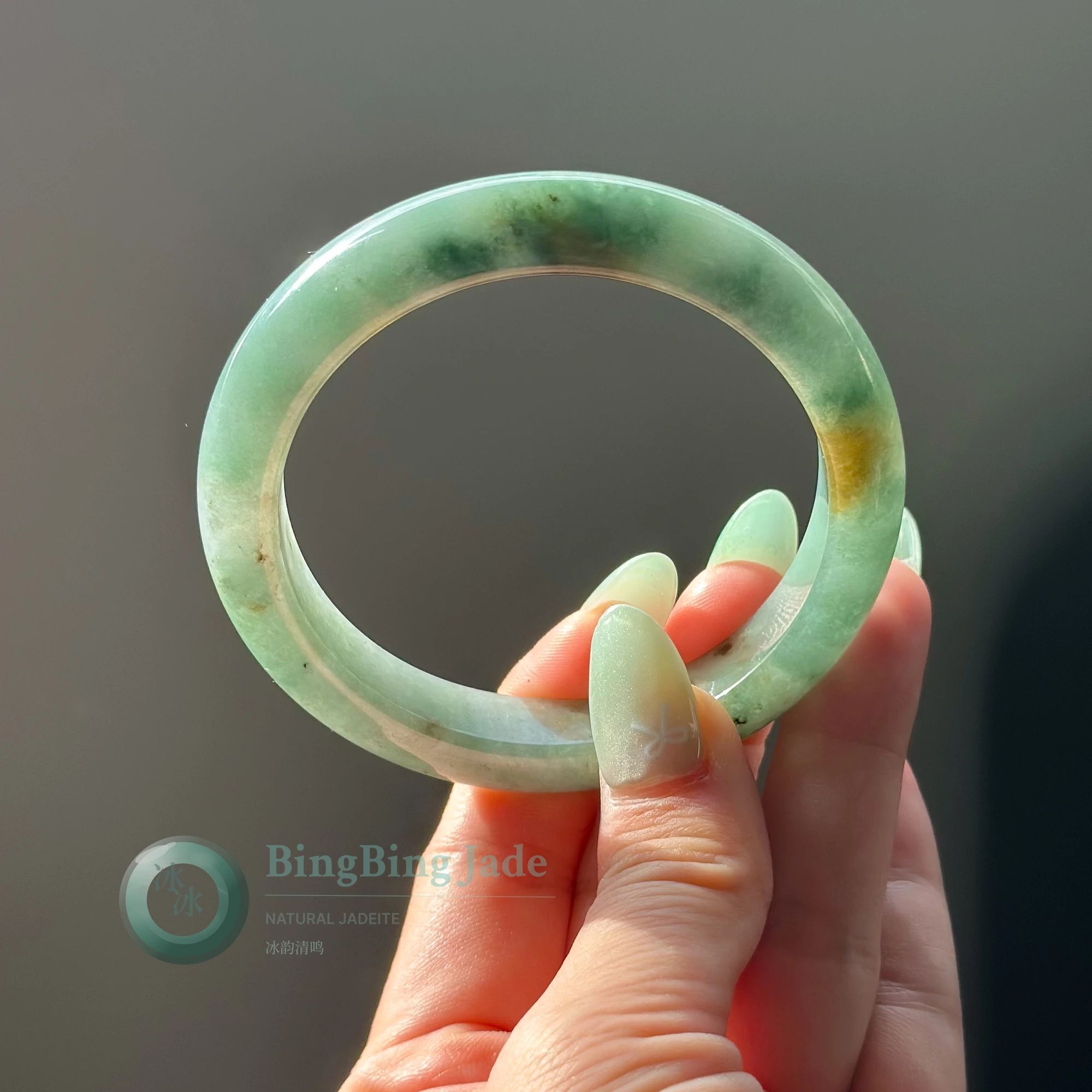 Oil Green with Huangfei Blessing — Glutinous Jadeite Bangle 58mm